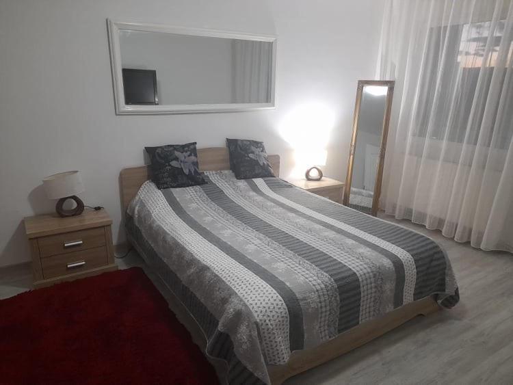New 33 Bacău Exterior foto