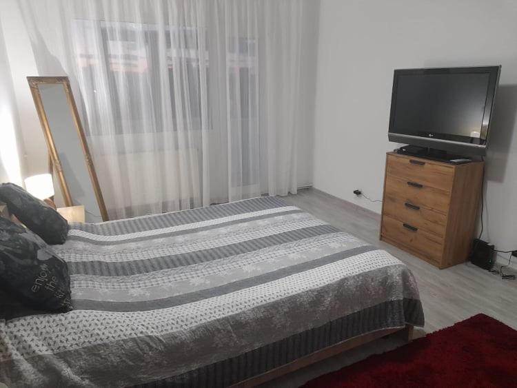 New 33 Bacău Exterior foto