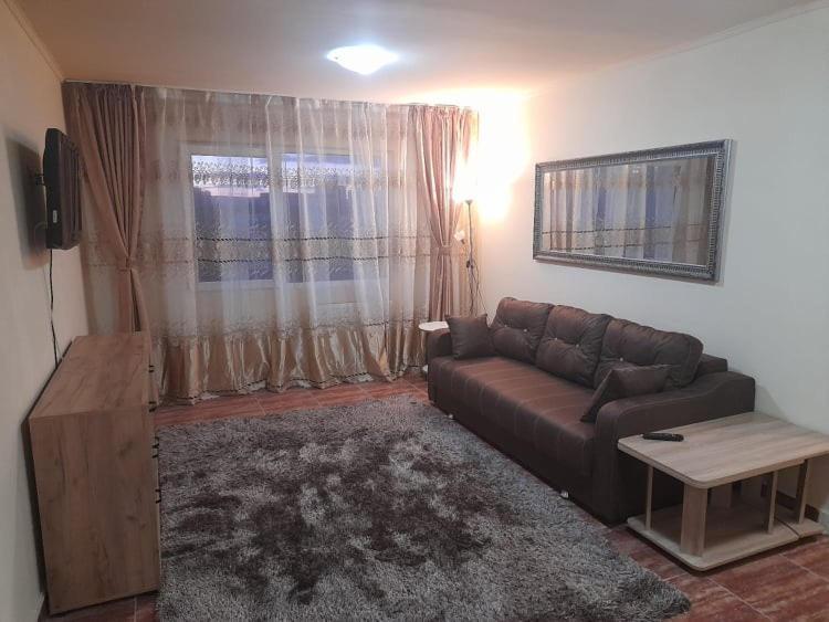 New 33 Bacău Exterior foto